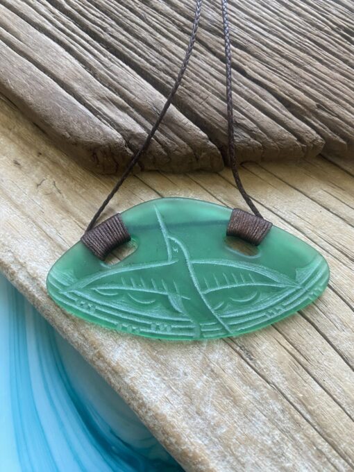 Glass pendant - engraved glass Kuaka/Godwit design