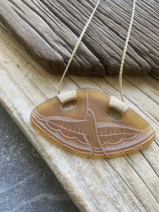 Glass pendant - engraved glass Kuaka/Godwit design - Image 2