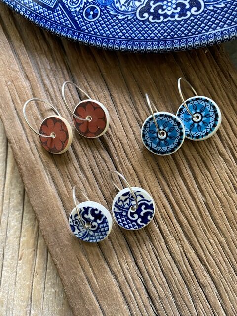 Recycled ceramic disc shape earrings
